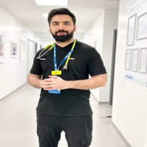 Ali Ishtiaq live in Karachi