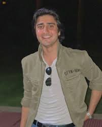 Ameer Mustafa live in Karachi