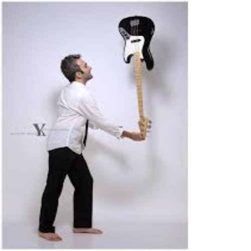 Anas Alam Khan live in Karachi