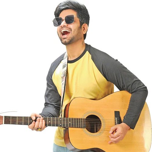 Ayaz Sheikh live in Karachi