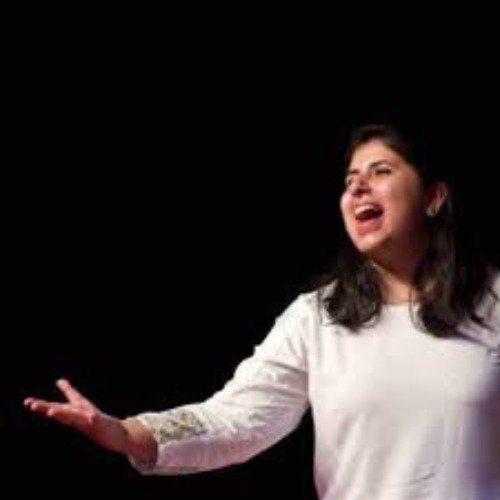 Ayesha Tariq live in Karachi