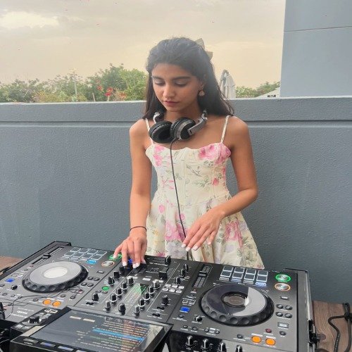 Eesha Assad live in Karachi