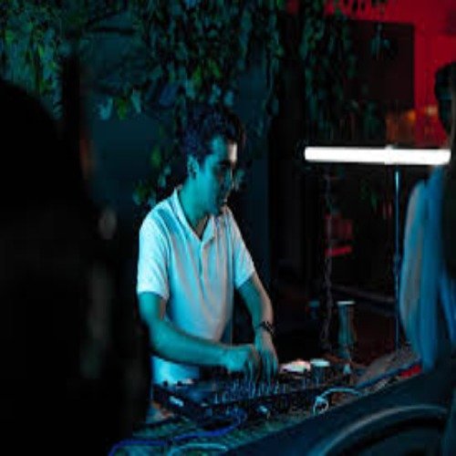 Fahad Anjum live in Karachi