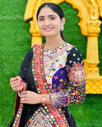 Geeta Rabari live in Karachi