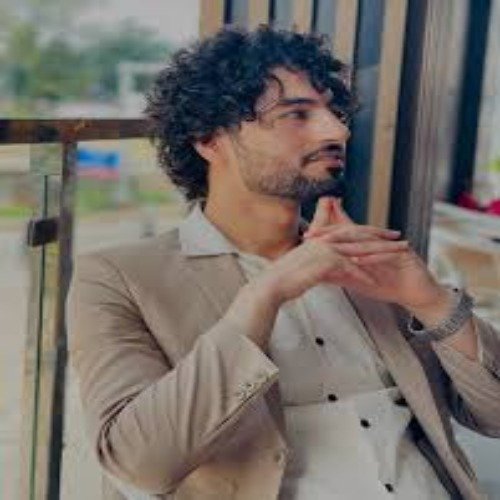 Hamza Joher live in Karachi