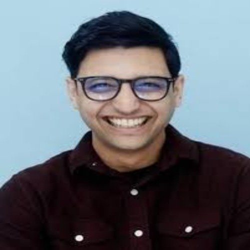 Harvasp Khatow live in Karachi