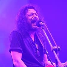 James live in Karachi