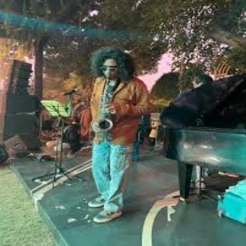 Jermeas Naeem live in Karachi