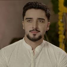 Komail Anam live in Karachi