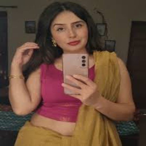 Nida Malik live in Karachi