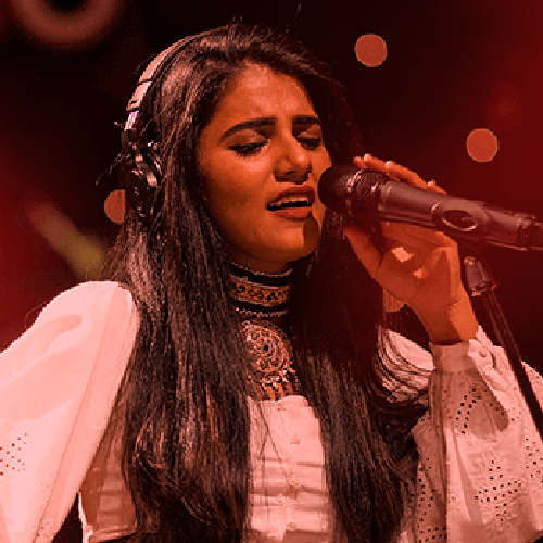 Quratulain Baloch live in Karachi