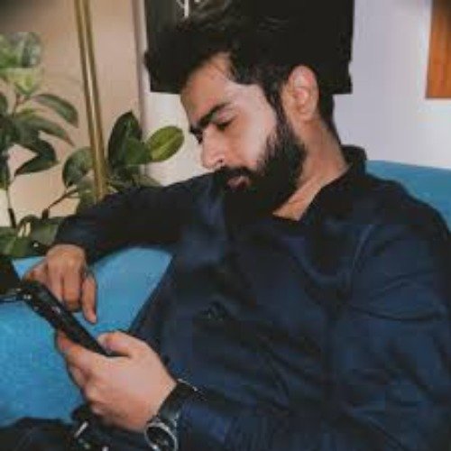 RJ Hadii Hassan live in Karachi