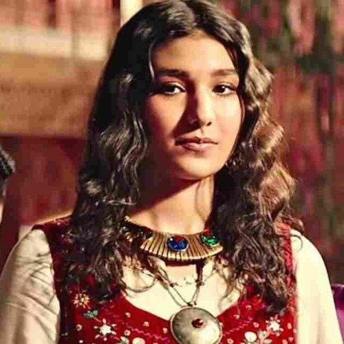 Shae Gill live in Karachi