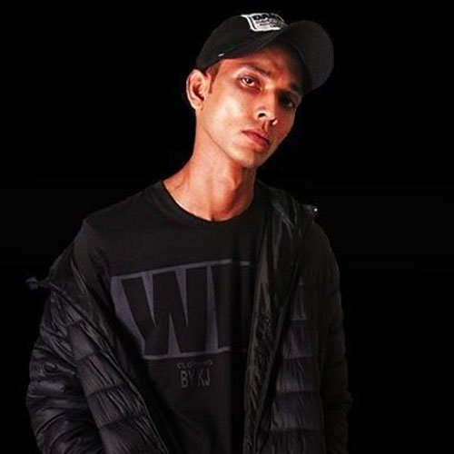 Talha Anjum live in Karachi