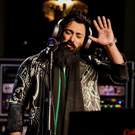 Umair Jaswal live in Karachi