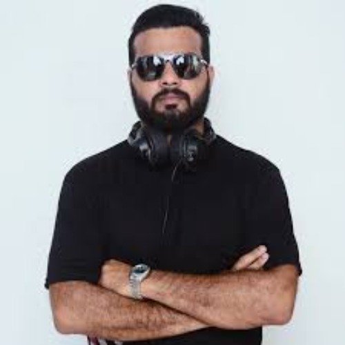 Xabi Baig live in Karachi