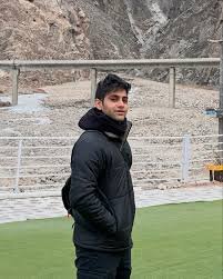 Zain Qureshi live in Karachi