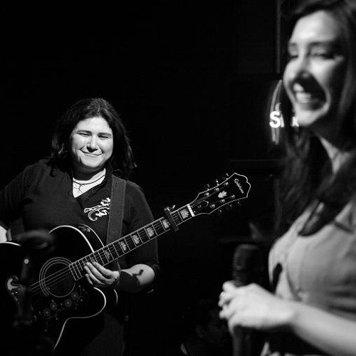 Zeb & Haniya live in Karachi