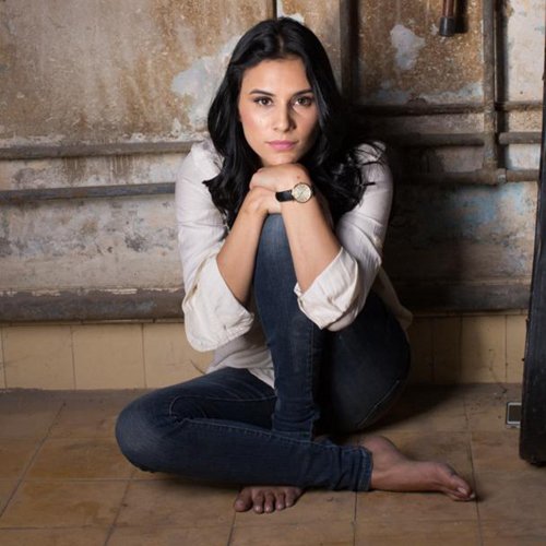 Zoe Viccaji live in Karachi