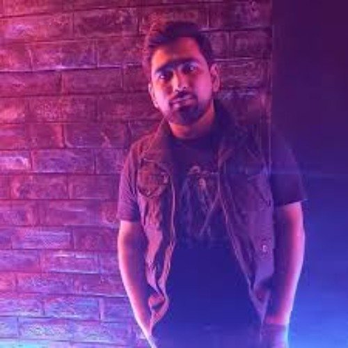 Zohaib Shahid live in Karachi